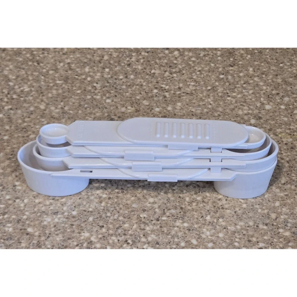 Weight Watchers 4 Piece Nesting Slide Leveling Measuring Spoon Set 1/8 TSP-2 TBS